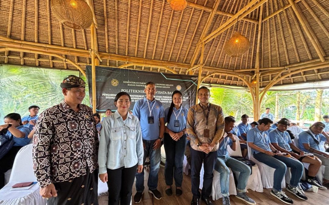 PPH Poltekpar Bali Gelar Sosialisasi Green Akomodasi dan Pelatihan Peningkatan Pelayanan FB Service di Desa Wisata Keliki
