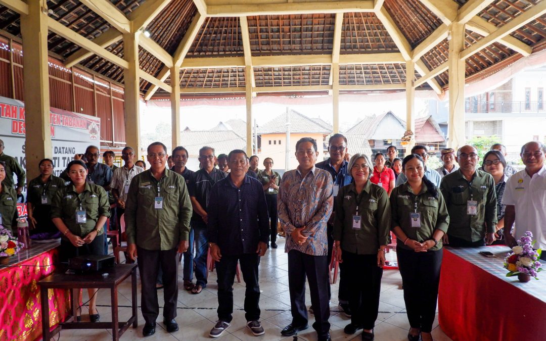 Program studi Diploma III Divisi Kamar Poltekpar Bali Tingkatkan Kapasitas Masyarakat Desa Wisata Tajen Melalui Pelatihan Pengelolaan Homestay di Kecamatan Penebel,Tabanan.